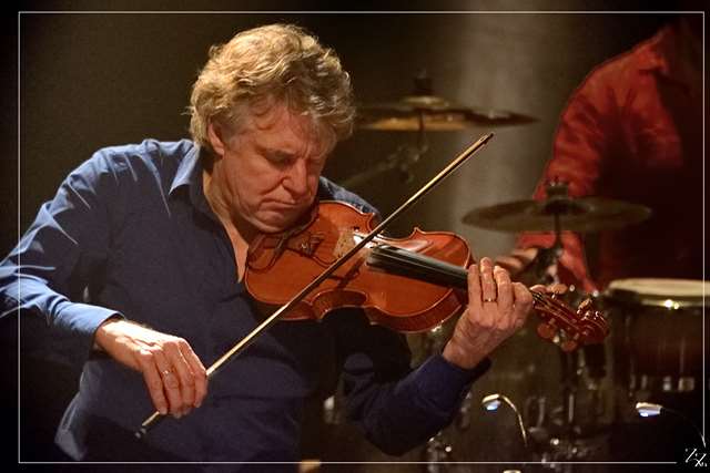 NIK_12858 Didier Lockwood - Violons Barbares - Guo Gan 09-12-2015 (Zz)  (p).jpg